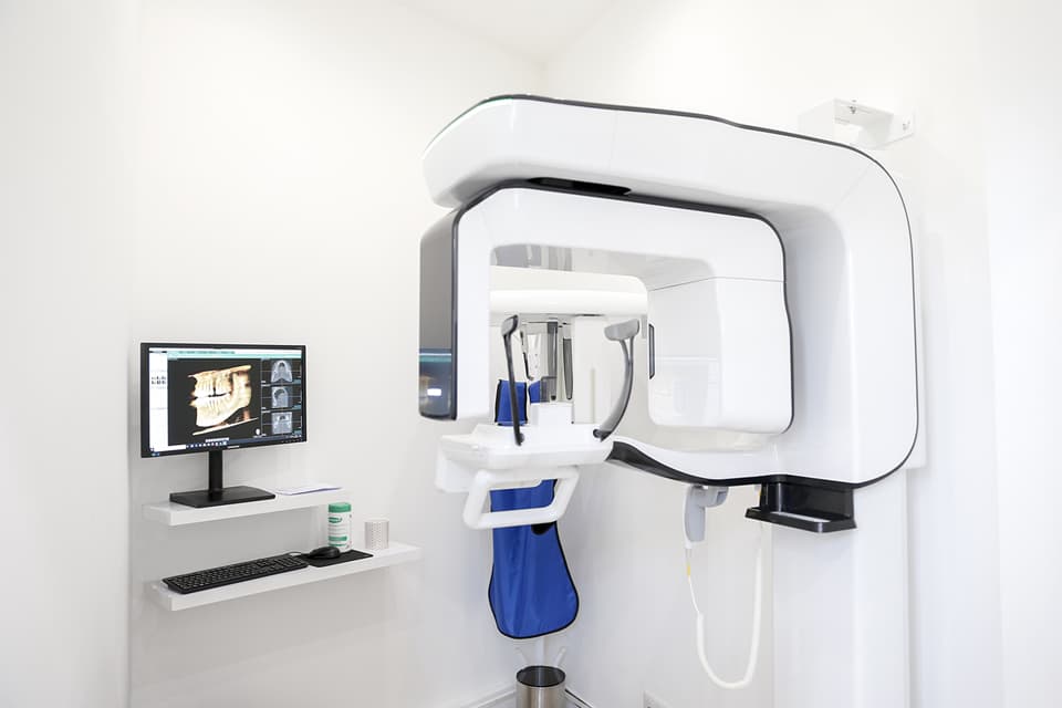 Scanner 3D Cone Beam - Imagerie dentaire avancée au cabinet du Dr Nader Maqboli